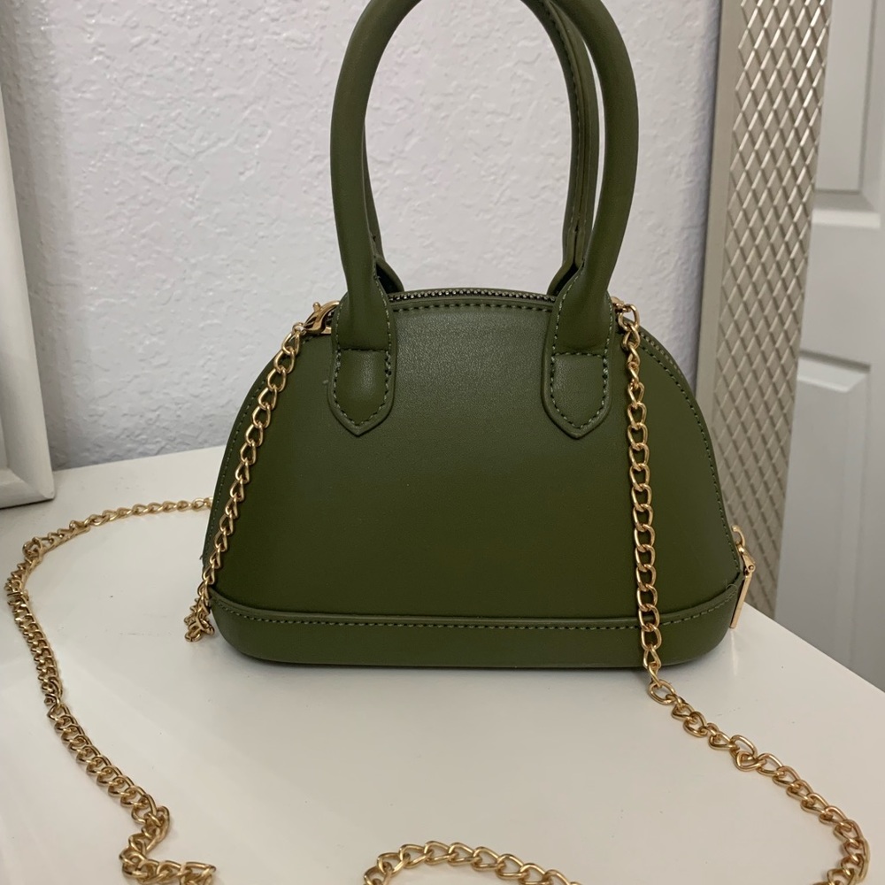 NWOT - Mini Green Zip-Around Dome Bag